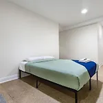 3 Bd Upscale Unit In Manhattan Valley